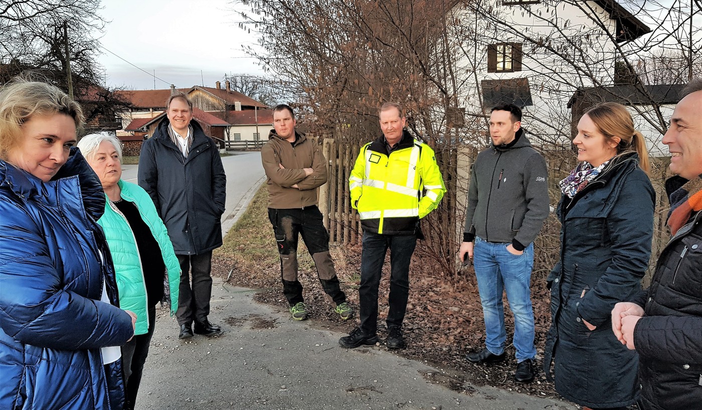 v.l.n.r.: Stmin a.D. Kerstin Schreyer; Brgermeisterin Barbara Bogner; CSU-OV Markus Hoffmann; Johann Killer jun.; 1. Kommandant FF Altkirchen, Siegfried Roth; Stv. CSU-OV Thomas Clau; Tanja Sartorius, StBAFS; Michael Hohenleitner, FV GR CSU Sauerlach