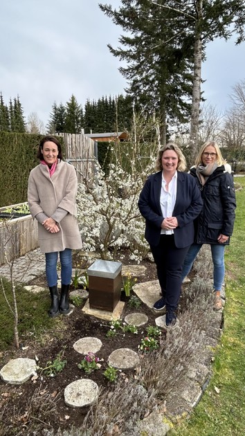 v.l.n.r: Annette Reiter-Schumann, Kreisvorsitzende FU Mnchen-Land; Staatsministerin a.D. Kerstin Schreyer, MdL; Nicole Anetzberger, Kreisschatzmeisterin FU Mnchen-Land