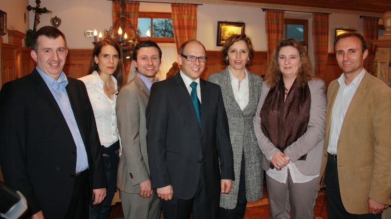 Kurt Berger, Dr. Eva Lippert-Stephan, Florian Zweckinger,  Dr. Reinhold Lang, Ortsvorsitzender CSU-Stralach; Staatsministerin Christine Haderthauer, Landtagsabgeordnete Kerstin Schreyer-Stblein und Brgermeister Hans Sienerth (v.l.n.r.)