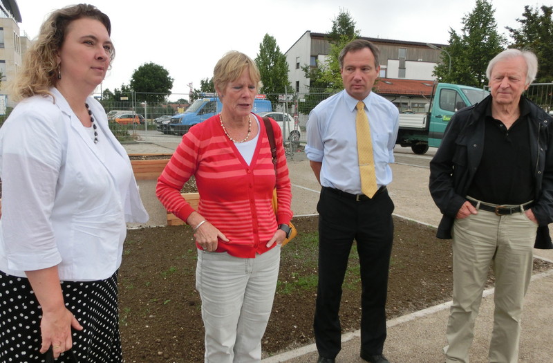 MdL Kerstin Schreyer-Stblein, Brgermeisterin Ursula Mayer, CSU Ortsvorsitzender Roland Spingler, Hans Guggenberger